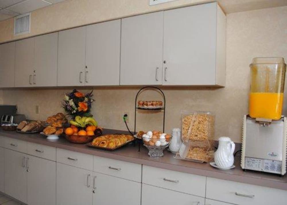 Rodeway Inn Willington North - photo 15