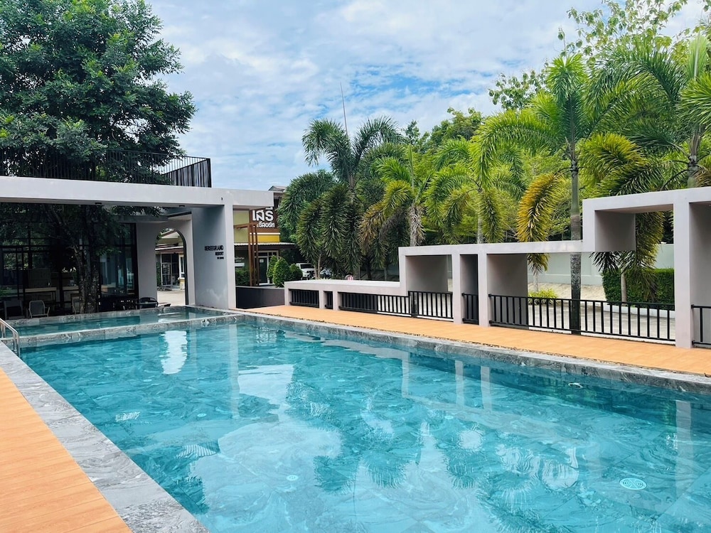 Seree Grand Resort in Hat Yai, Thailand