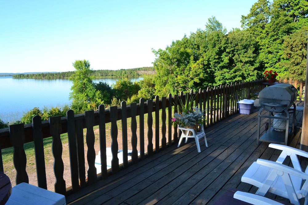 AJ's Lodge and Oven - photo 29