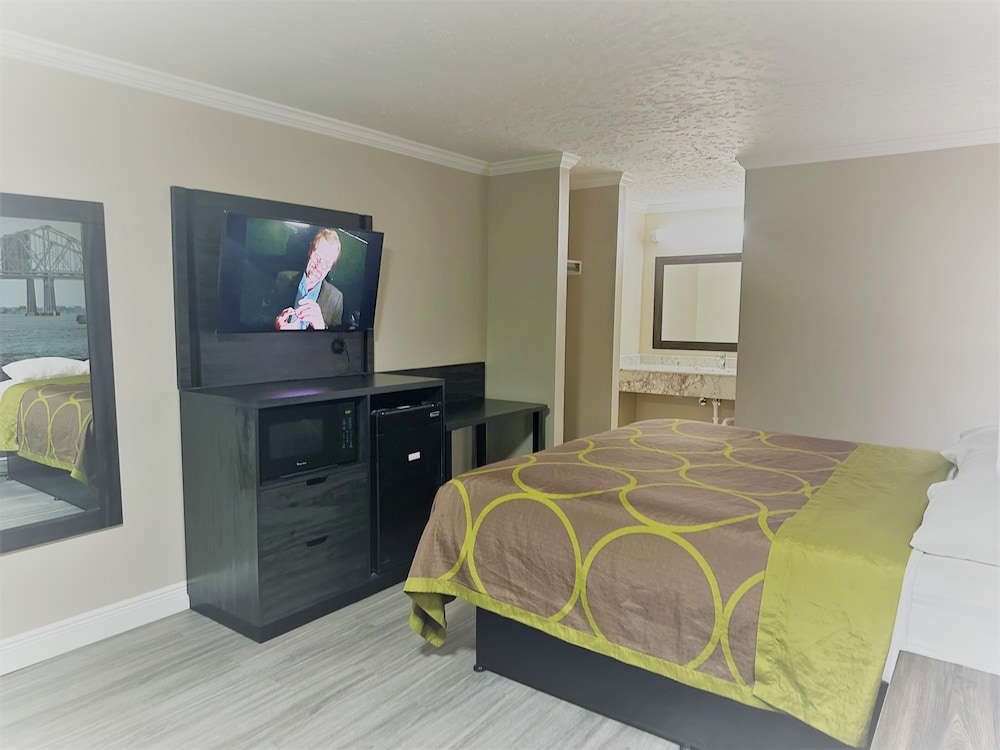 Super 8 by Wyndham Picayune - photo 8