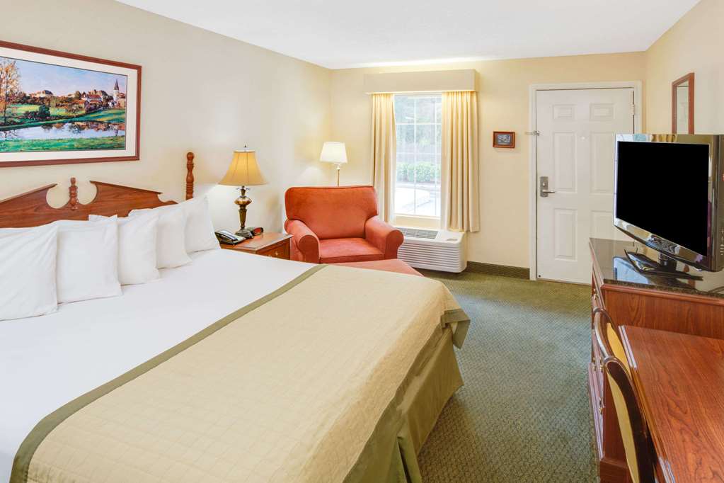 Baymont by Wyndham Ozark - photo 11