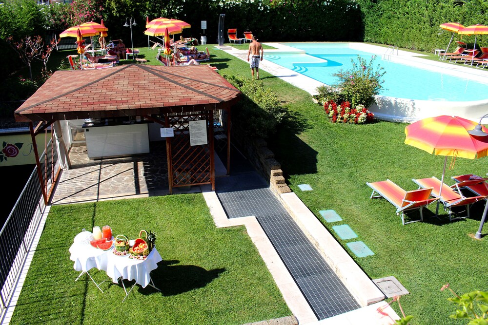 Hotel Romantic — hotel in Cavajon Veronese