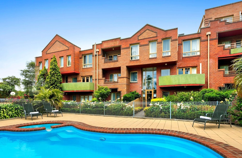 Comfort Apartments Royal Gardens — 4-Star Luxury Hotel in Fitzroy, Australia