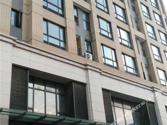 Lakefront Hotel - last minute hotel in Shanghai