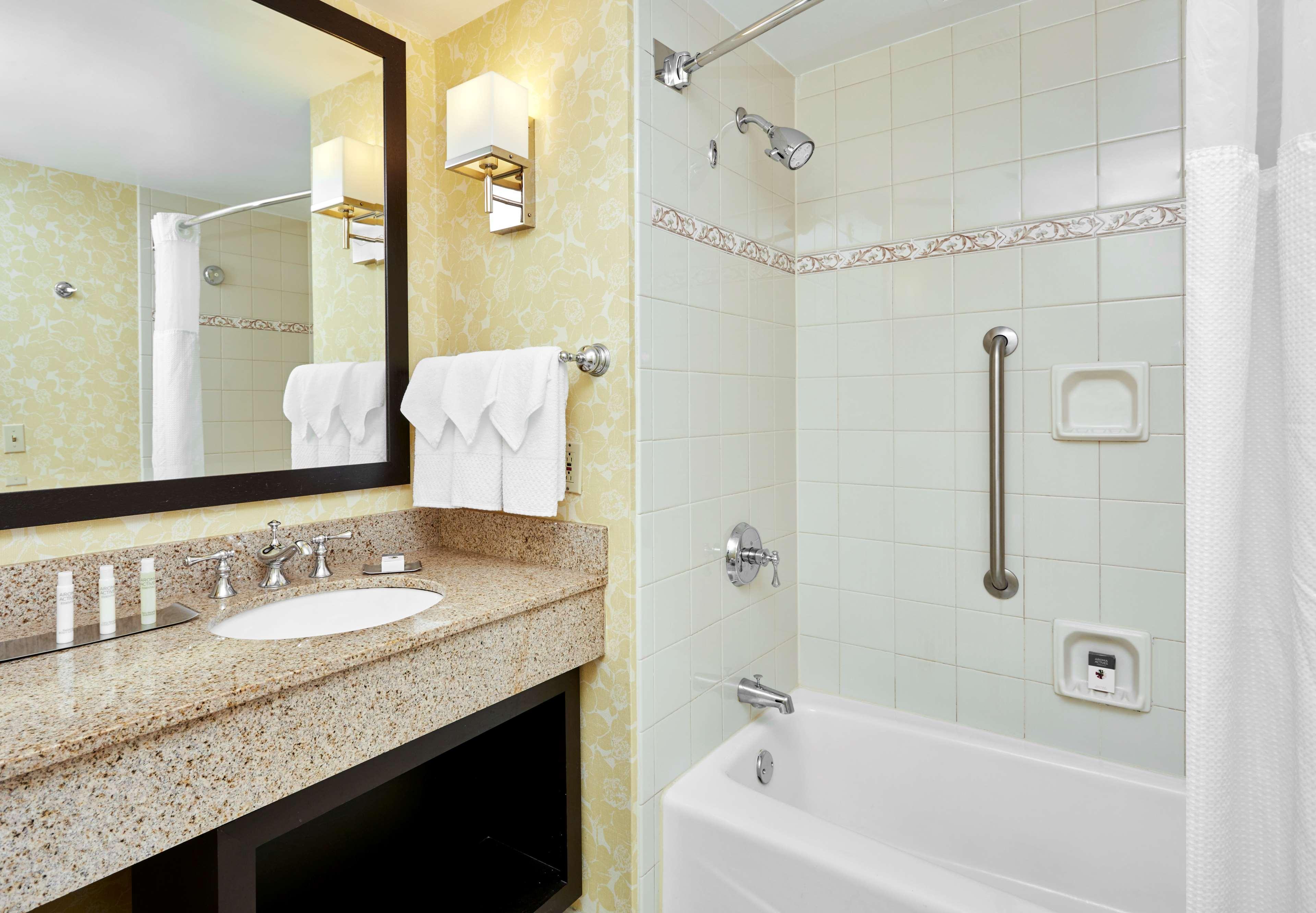 DoubleTree by Hilton Charlotte Gateway Village - photo 121