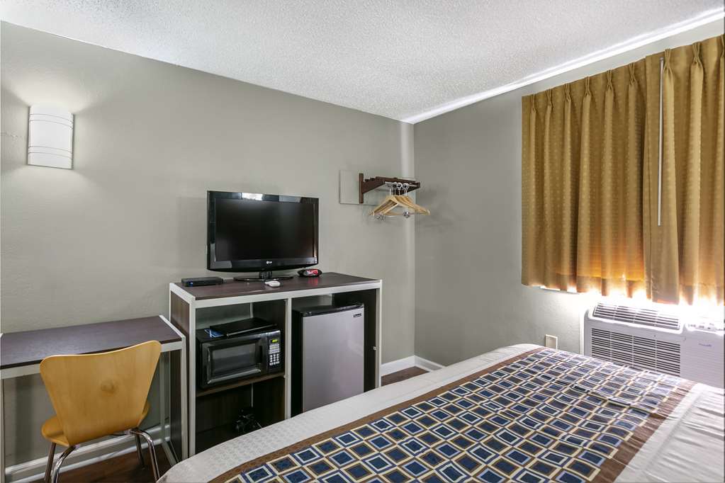 Rodeway Inn Bristol near Sesame Place - photo 16