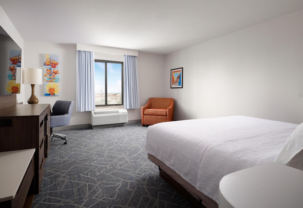 Hampton Inn & Suites Las Vegas Red Rock Summerlin - photo 12
