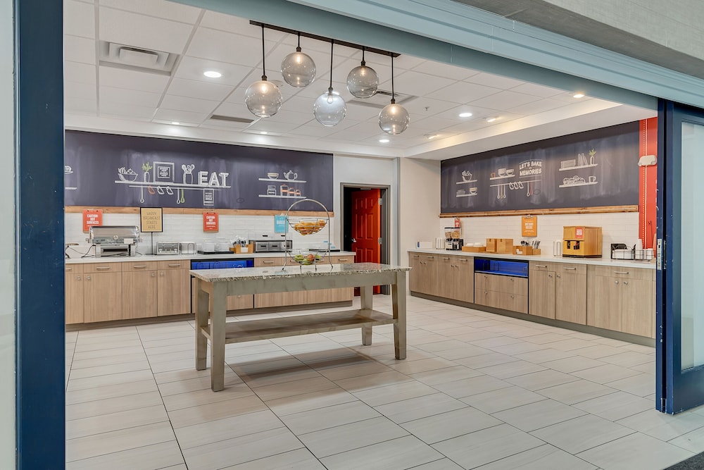 Holiday Inn Express and Suites Destin Miramar Beach by IHG - photo 39