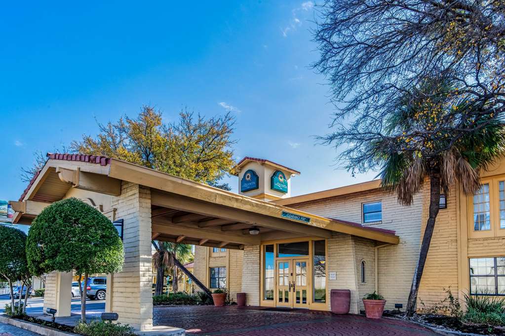 La Quinta Inn By Wyndham IH 10 West San Antonio TX - photo 2