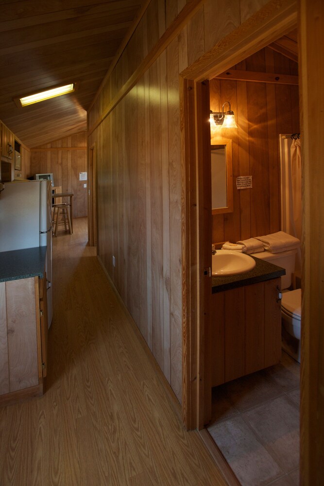 Arrowhead Resort Campground - photo 8