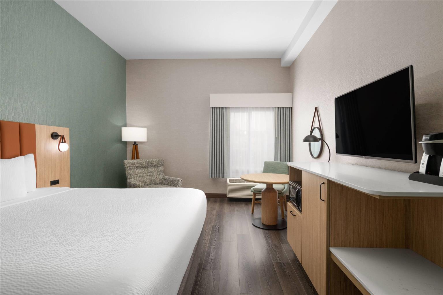 La Quinta Inn & Suites by Wyndham Paso Robles - photo 21