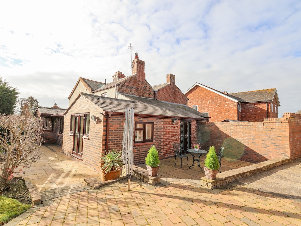 4 Green Farm Cottage — 4-Star Luxury Hotel in Chester, United Kingdom