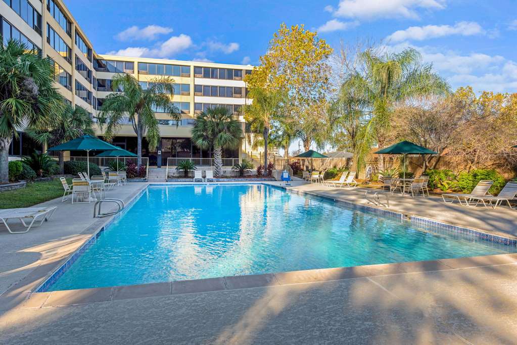 La Quinta Inn & Suites by Wyndham New Orleans Airport - photo 6