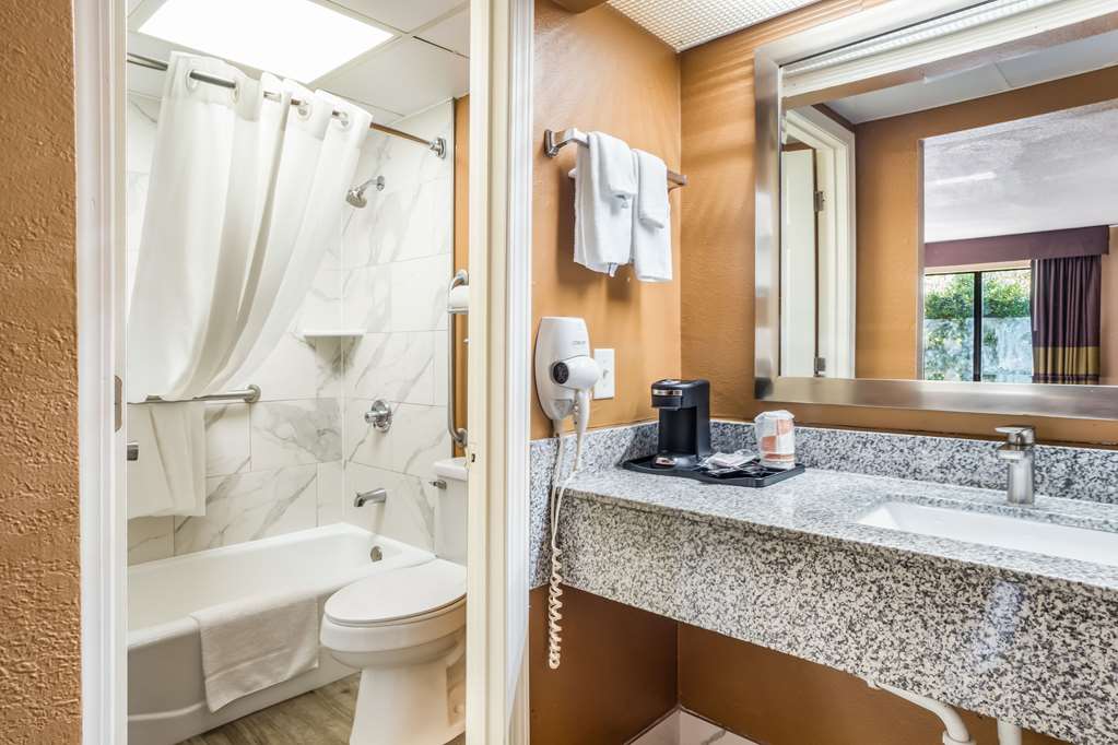 Quality Inn & Suites Corinth West - photo 23