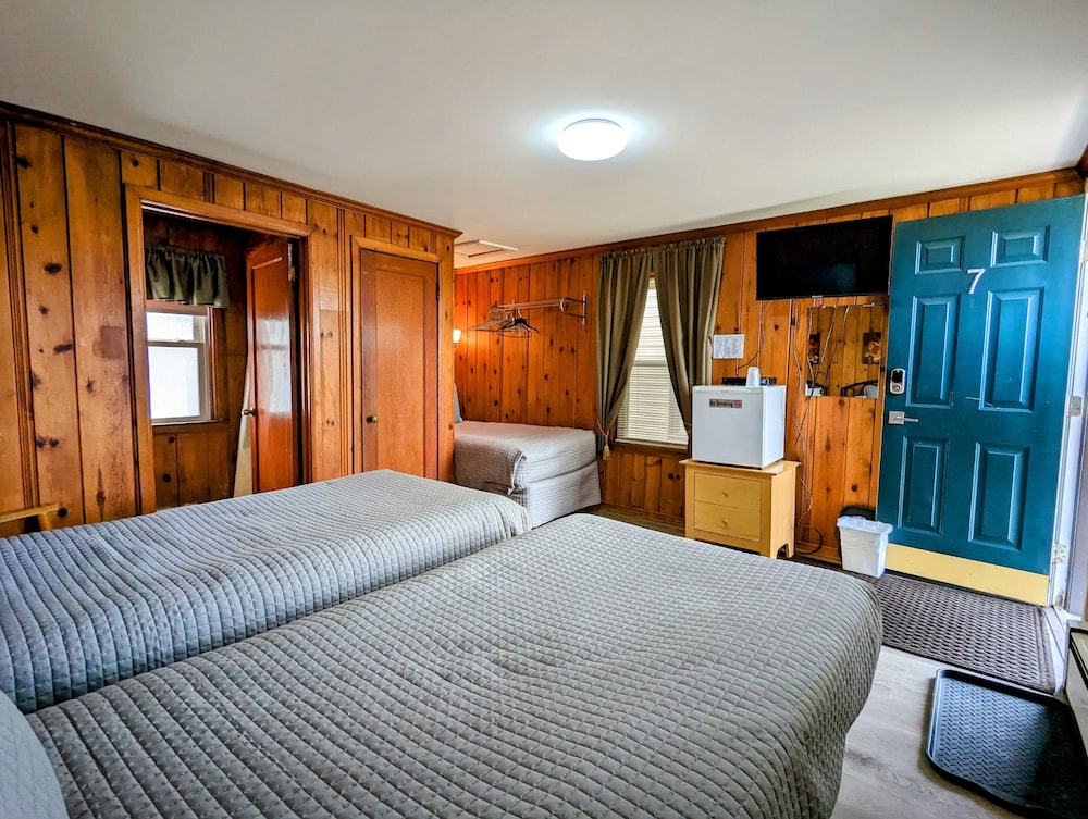Riverside Motel - photo 96
