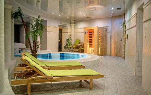 Hozam Wellness és Apartman — 4-Star Luxury Hotel in Szolnok, Hungary