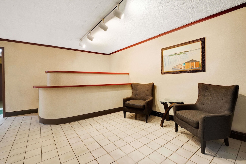 Super 8 by Wyndham Kenmore Buffalo Niagara Falls Area - photo 3