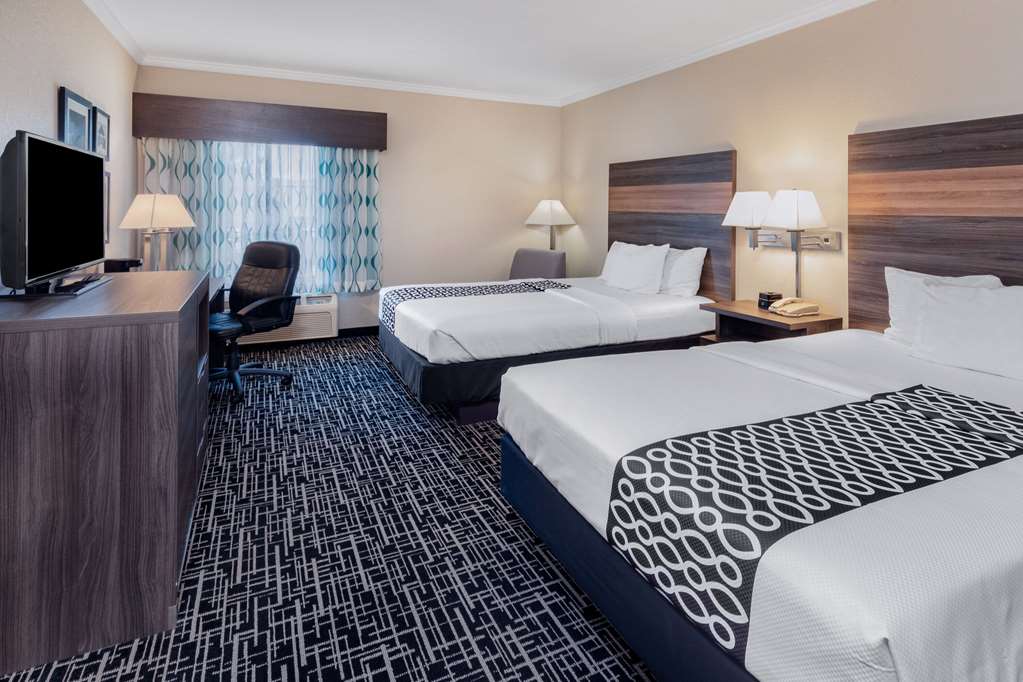 La Quinta Inn & Suites by Wyndham Garland Harbor Point - photo 31