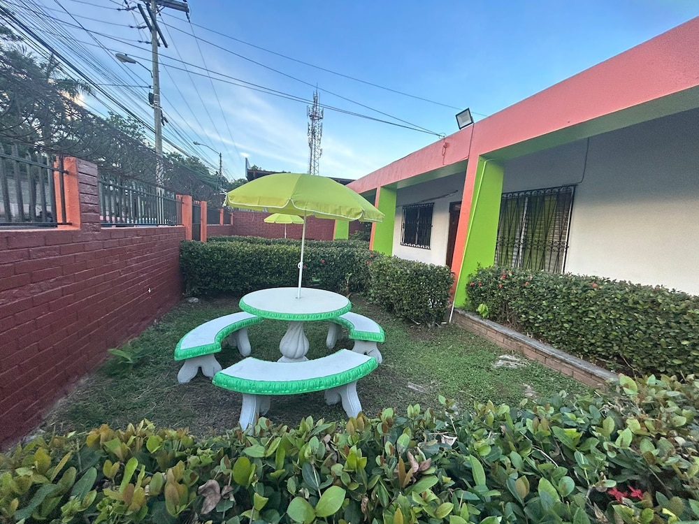 Seven Days Hotel B&B in San Pedro Sula, Honduras