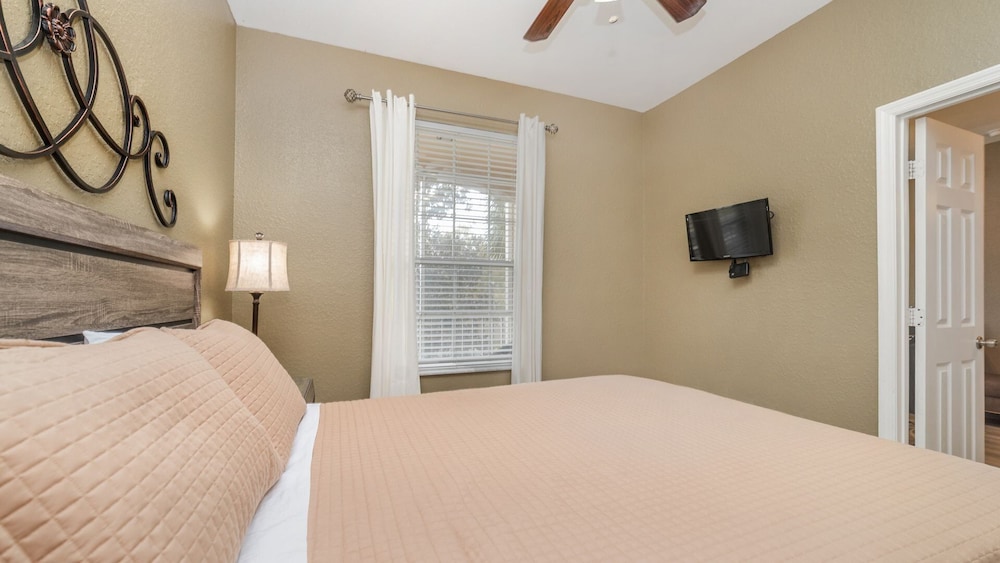 2821 Almaton Loop Unit 204 - photo 2