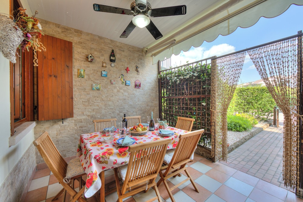 Residenza Verde Happy Rentals — 4-Star Luxury Hotel in Desenzano Del Garda, Italy