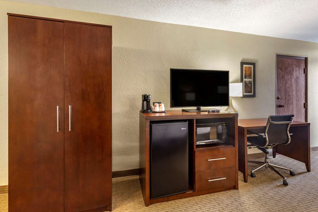 Comfort Inn & Suites near Danville Mall - photo 13