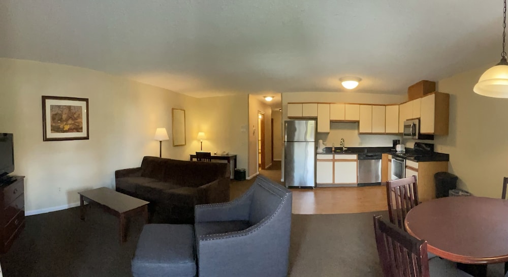 The Central Downtown Inn & Suites - photo 26