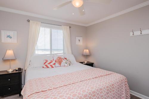 Just Beachy by Oak Island Accommodations - photo 24