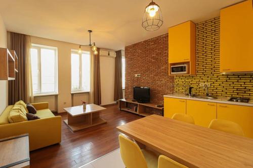 One bedroom Apartment near Fabrica