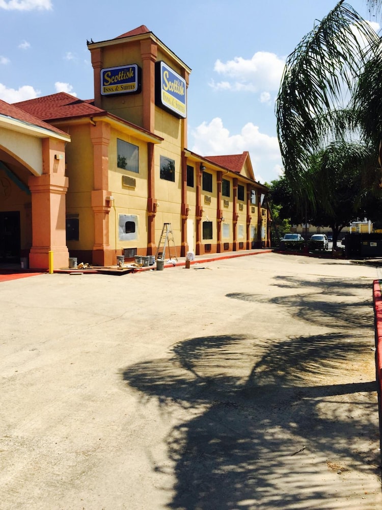 Scottish Inn & Suites Hobby Airport — hotel near William P. Hobby Airport