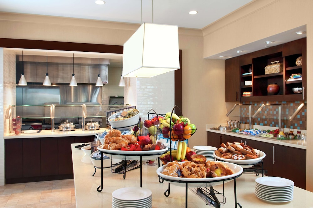 Hilton Garden Inn Olathe - photo 28