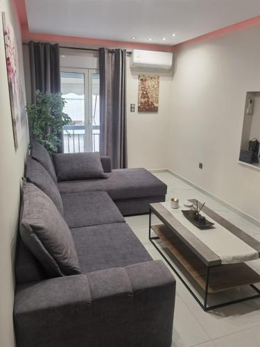 70m 2BR bright luxury apt — 4-Star Luxury Hotel in Athens, Greece