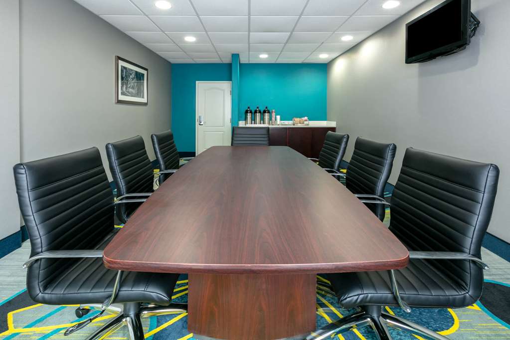 La Quinta Inn & Suites by Wyndham Horn Lake Southaven Area - photo 23
