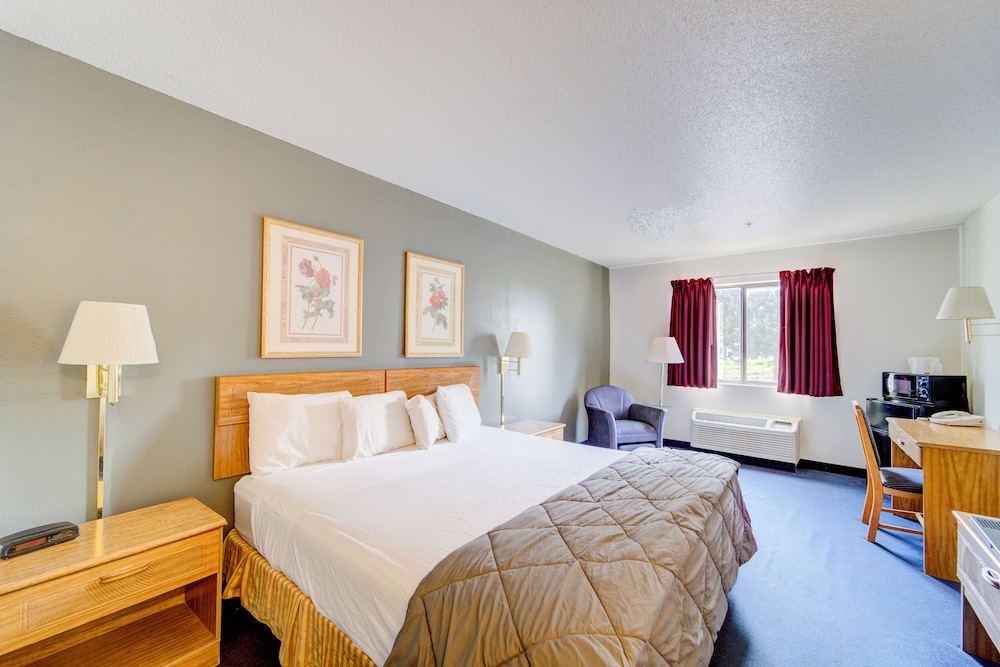 Capital O Amerihost Inn and Suites Fulton Hwy 54 MO - photo 16