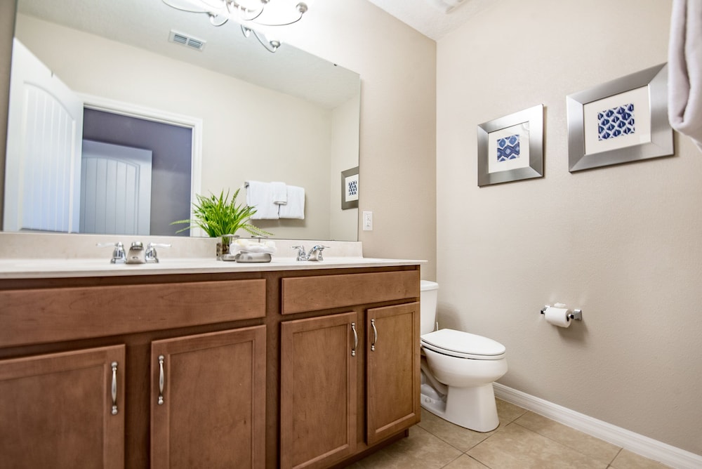 Solterra Sunshine Villa townhome with private pool in a resort setting - photo 19