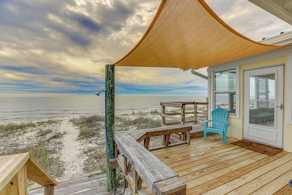 Beachfront Alligator Point Retreat: Steps to Sand — hotel in Crawfordville