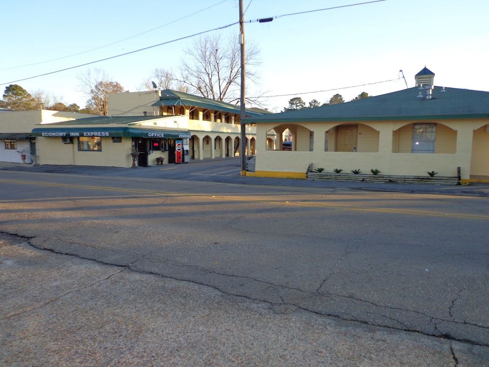 Economy Inn Express Warren - photo 19