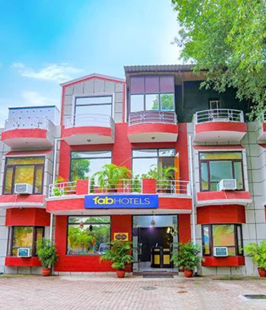 Fabhotel Traika Inn - last minute hotel in Gurgaon