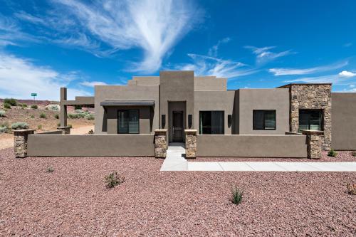 The Perfect Escape Villa 3 — 4-Star Luxury Hotel in Ivins, United States