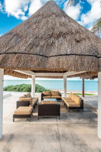 Casa Linda Paraíso de 4 recámaras en la Playa — 4-Star Luxury Hotel in Chicxulub Puerto, Mexico