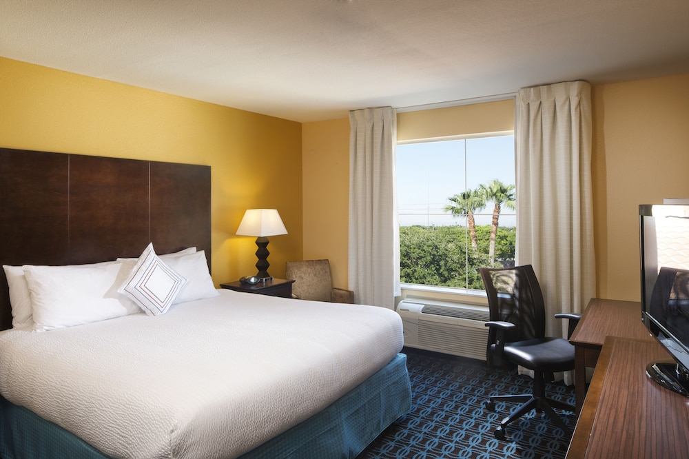 Fairfield Inn & Suites Houston Intercontinental Airport - photo 5