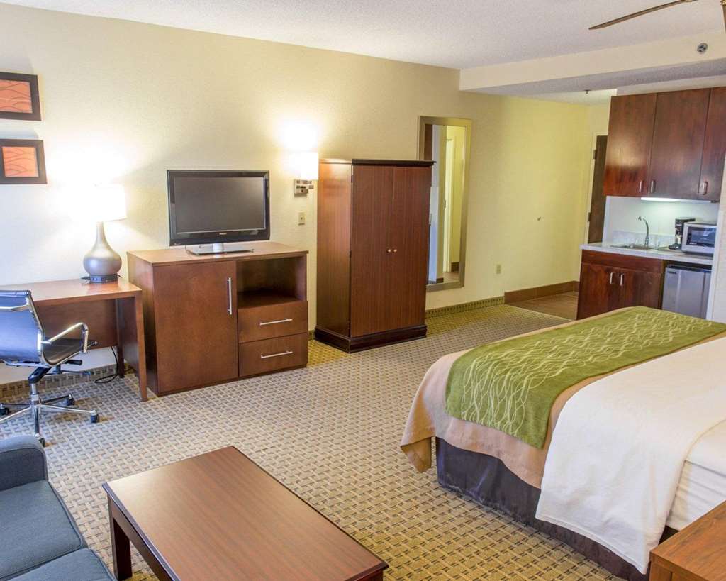 Comfort Inn Hammond - photo 25