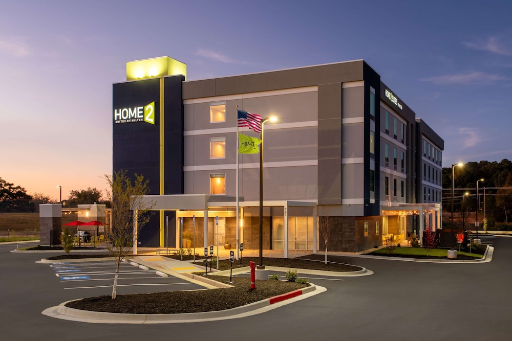 Home2 Suites by Hilton Calhoun - carbon neutral hotel in Calhoun