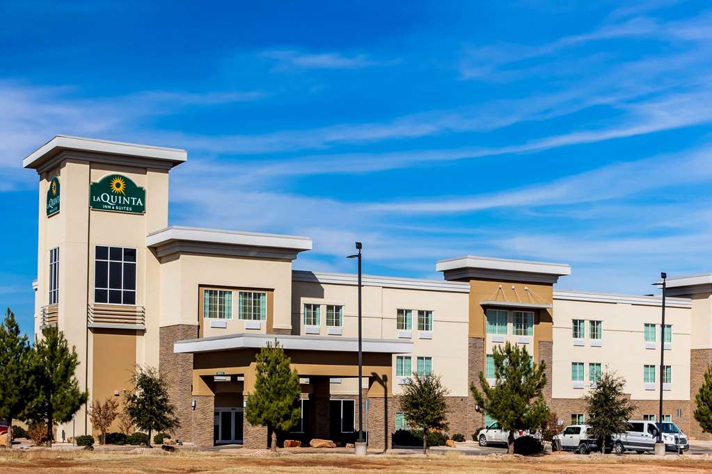 La Quinta Inn & Suites by Wyndham Andrews - photo 2