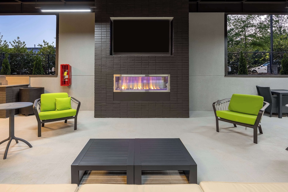 Hampton Inn & Suites Alpharetta Roswell - photo 65