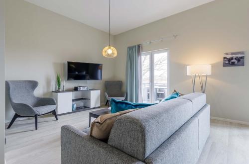 Boddentraum 5 Sterne Ferienwohnung mit Blick auf das malerische Ostseebad Wustrow — 4-Star Luxury Hotel in Wustrow, Germany