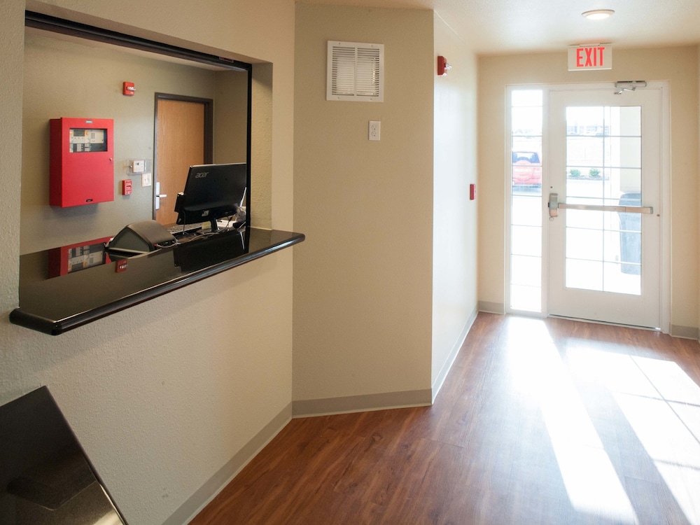 WoodSpring Suites Topeka - photo 18