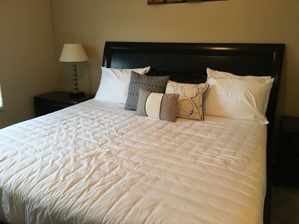 3BR Windsor Hills Townhome 7671 by OVRH VR - photo 7