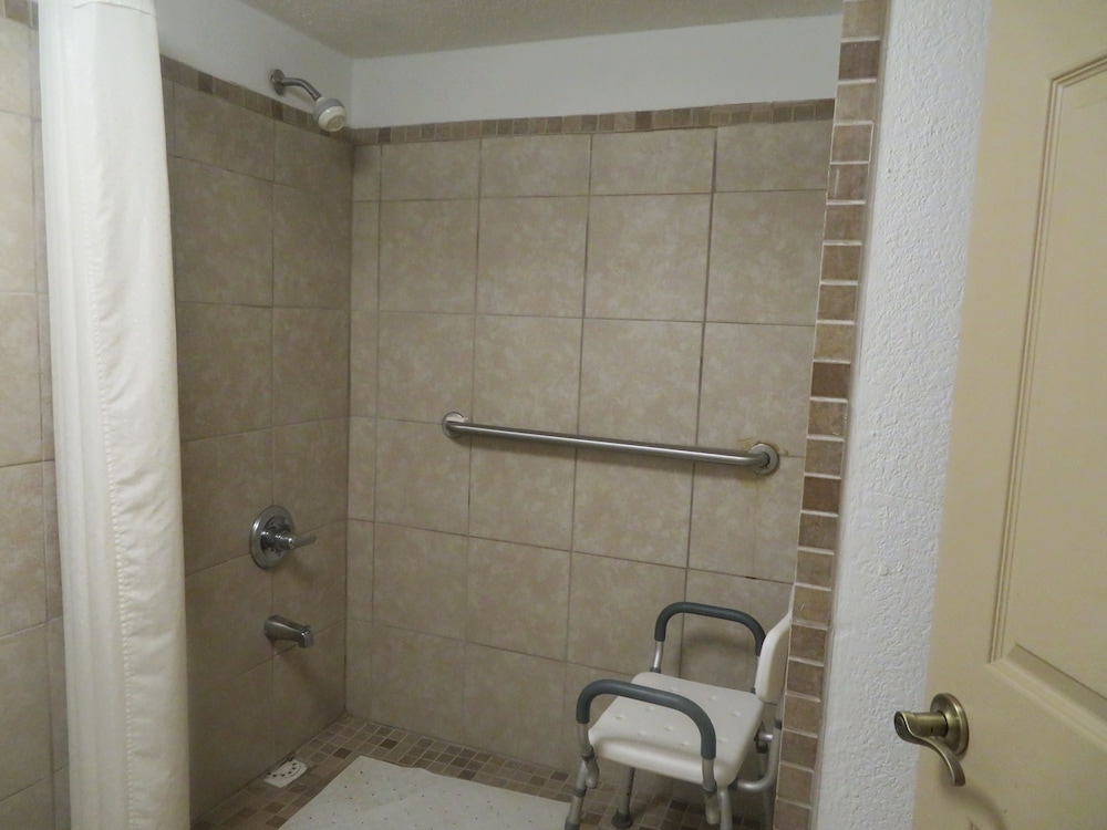 Days Inn by Wyndham Blytheville - photo 42