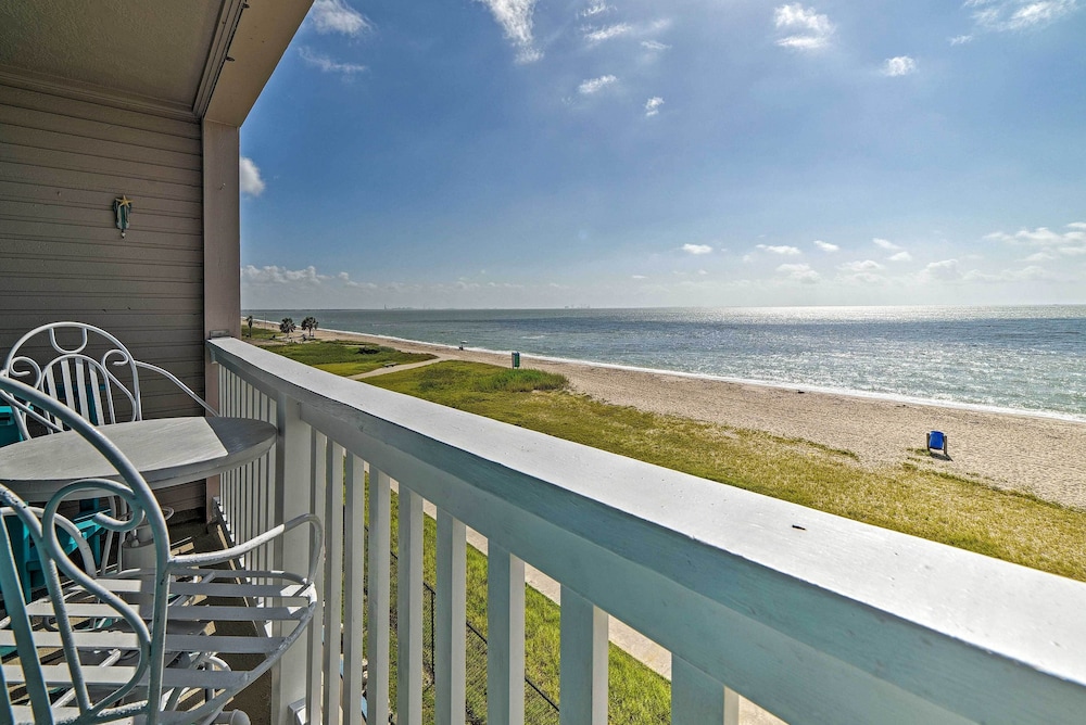 Oceanfront Corpus Christi Condo: Resort Perks - photo 32